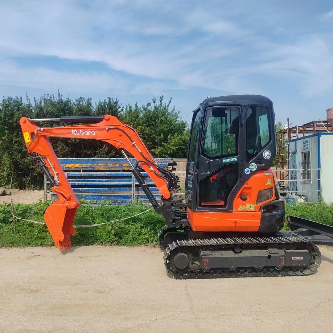 Ekskavator mini KUBOTA