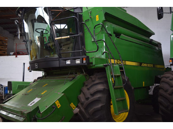 Pemanen gabungan JOHN DEERE 2066