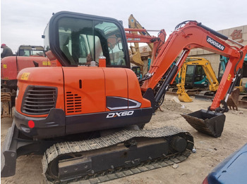 Ekskavator mini DOOSAN DX60