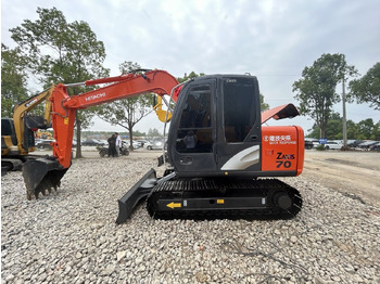 Ekskavator perayap HITACHI ZX70