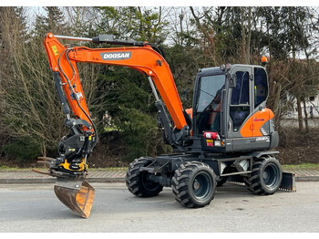 Ekskavator roda DOOSAN DX57W