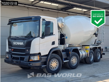 Truk pengaduk beton SCANIA P