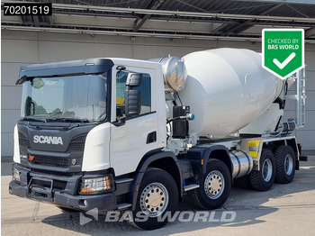 Truk pengaduk beton SCANIA P