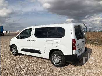 Mobil TOYOTA PROACE CITY VER: gambar 2