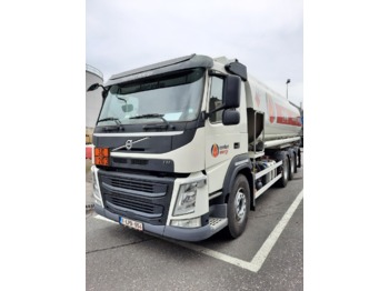 Truk tangki VOLVO FM