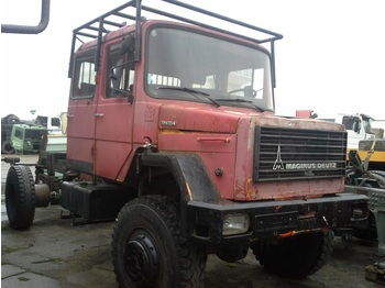 Truk sasis IVECO Magirus