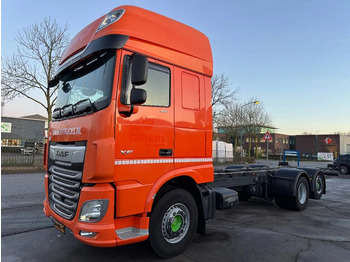 Truk sasis DAF XF 480