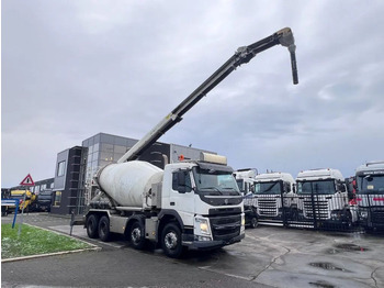 Truk pengaduk beton LIEBHERR