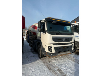 Truk pengaduk beton VOLVO FMX 460