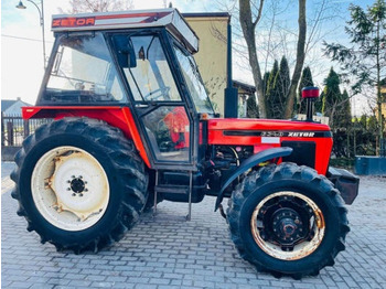 Traktor ZETOR