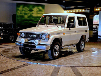 Mobil TOYOTA Land Cruiser