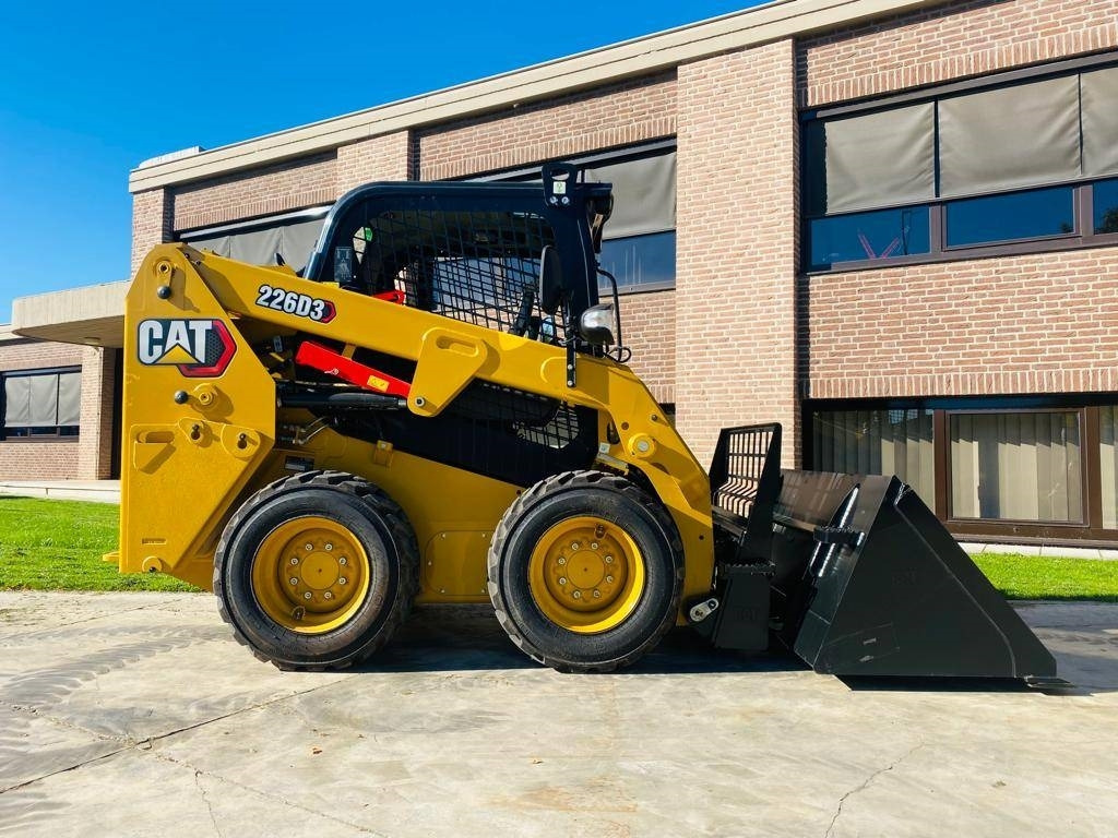 Skid steer CAT 226D3: gambar 6