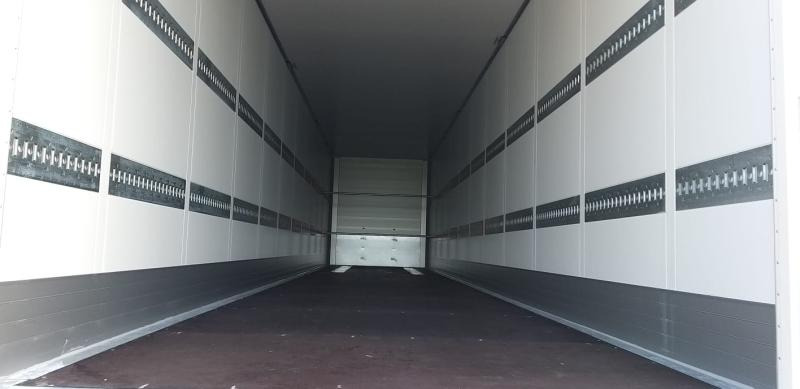 Semi-trailer kotak tertutup Schmitz Cargobull SKO 24 (Location / Rent): gambar 7