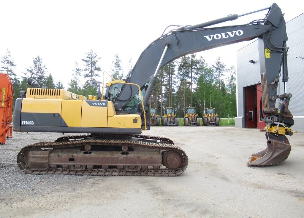 Ekskavator perayap Volvo EC300DL PYÖRITTÄJÄLLÄ: gambar 6