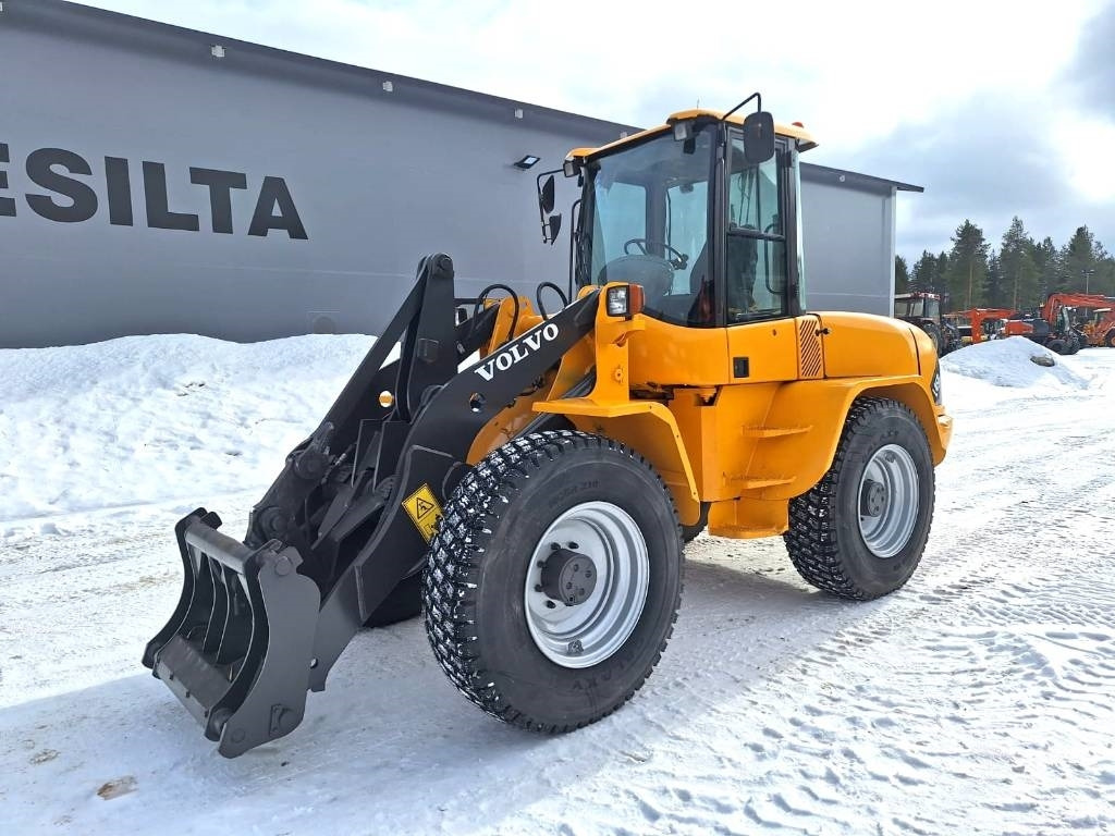 Wheel loader Volvo L45B UUDET RENKAAT: gambar 9