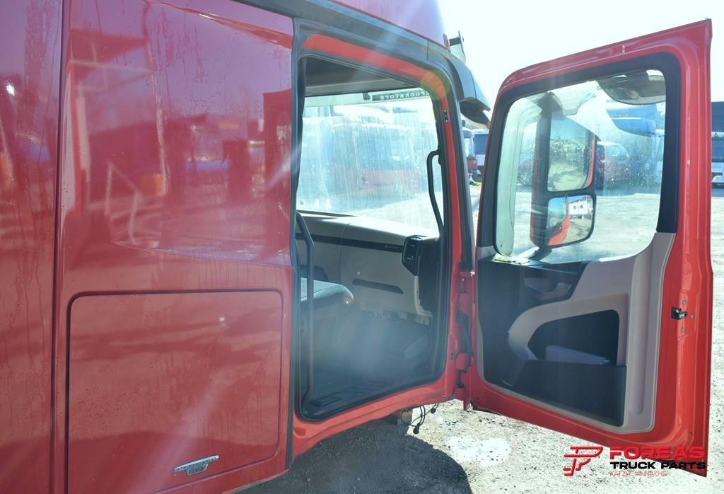 Kabin untuk Truk MERCEDES-BENZ ACTROS MP4 GIGA SPACE: gambar 9