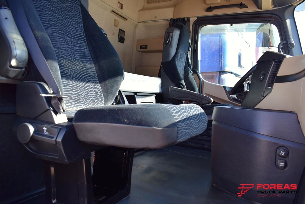 Kabin untuk Truk MERCEDES-BENZ ACTROS MP4 GIGA SPACE: gambar 32