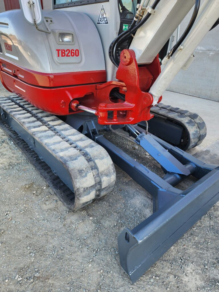 Ekskavator mini TAKEUCHI TB260: gambar 6