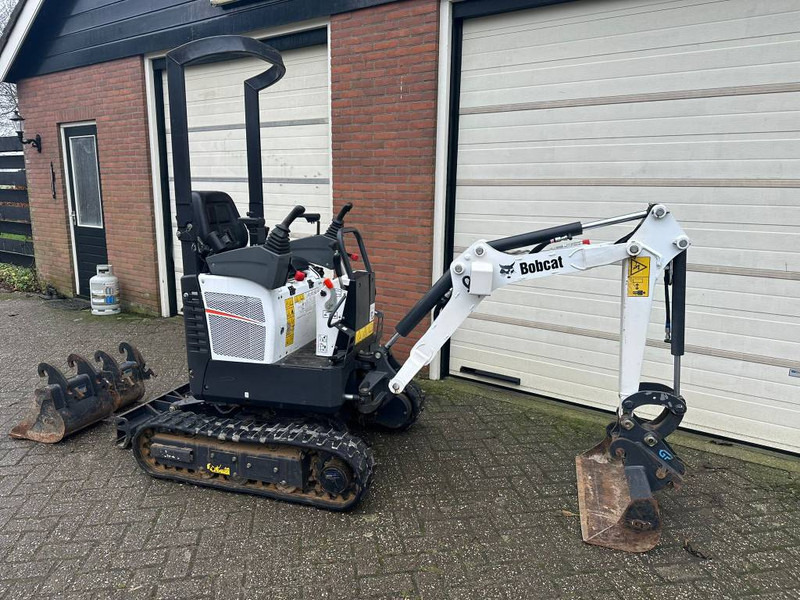 Ekskavator mini Bobcat E 10 - 300 hours! - three buckets: gambar 9