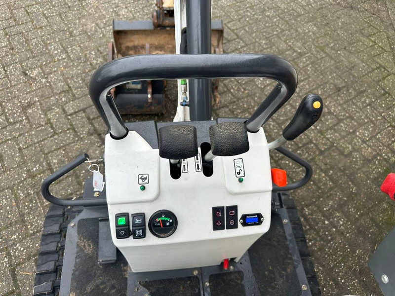 Ekskavator mini Bobcat E 10 - 300 hours! - three buckets: gambar 20