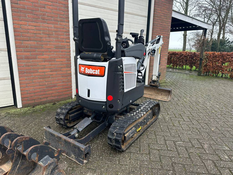 Ekskavator mini Bobcat E 10 - 300 hours! - three buckets: gambar 8