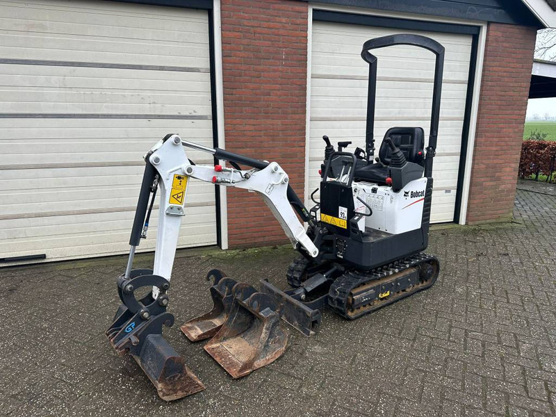 Ekskavator mini Bobcat E 10 - 300 hours! - three buckets: gambar 10