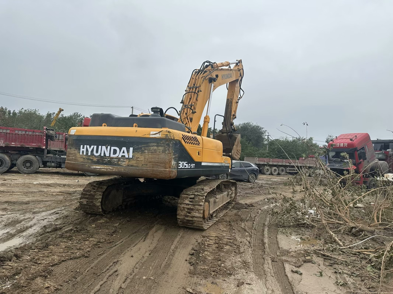 Ekskavator perayap HYUNDAI R305LC-9T: gambar 6