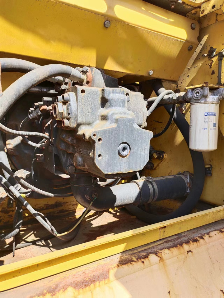 Ekskavator perayap KOMATSU PC300-7: gambar 6