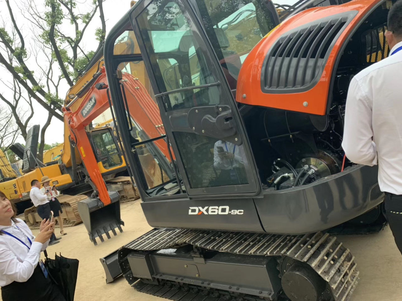 Ekskavator perayap Doosan DX60: gambar 10