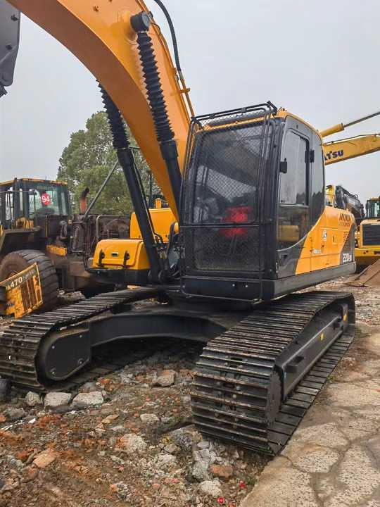 Ekskavator used hyundai 220lc-9s excavator Good condition made in Korea 22 ton hydraulic digger  crawler excavator for sale: gambar 6