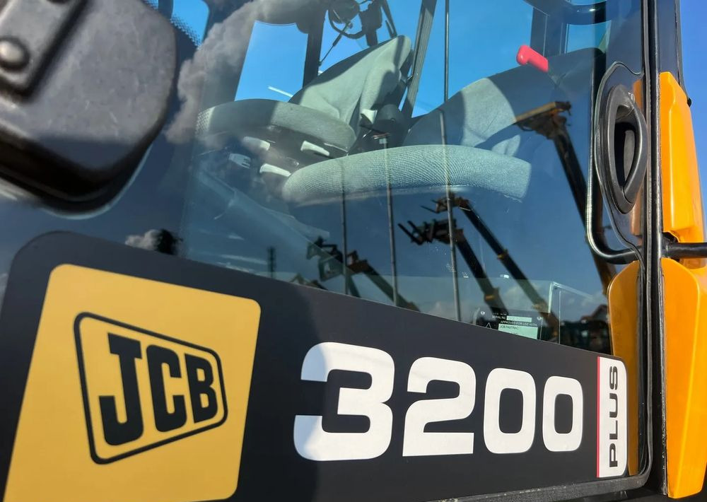 Traktor JCB 3200 Plus: gambar 9