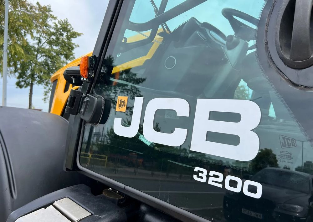 Traktor JCB Fastrac 3200 Sisu Xtra: gambar 16