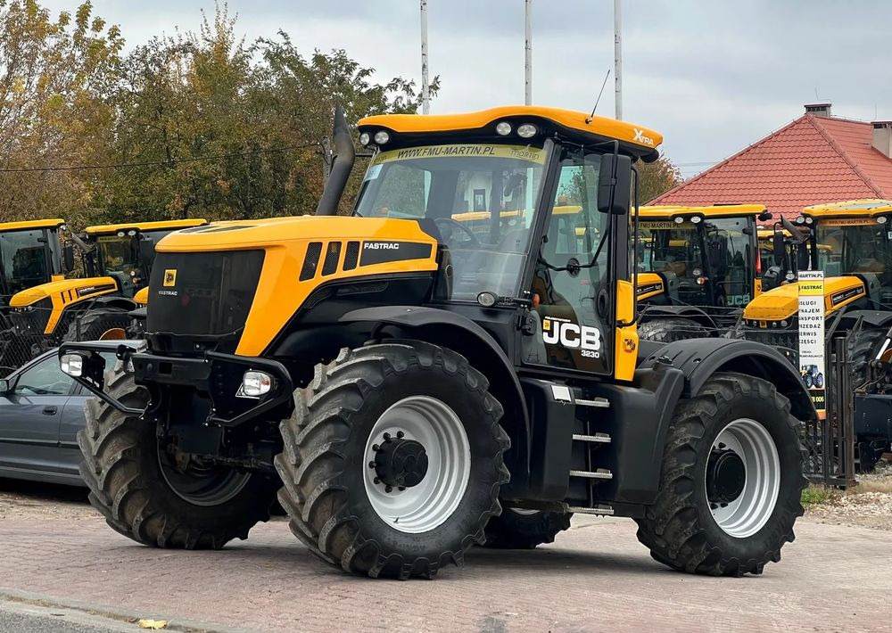 Traktor JCB Fastrac 3230 Sisu Xtra: gambar 9