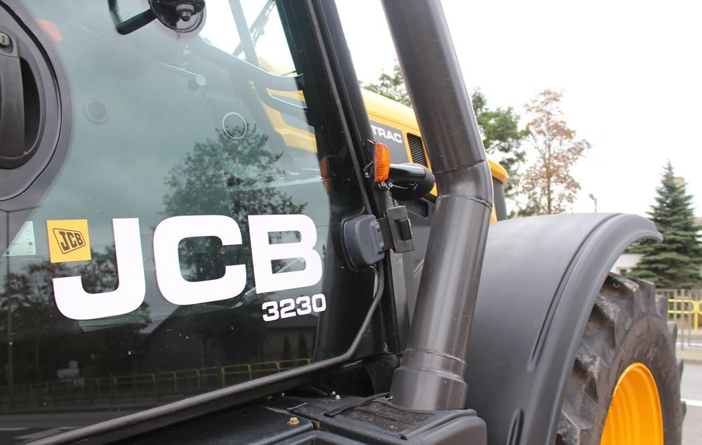 Traktor JCB Fastrac 3230 Xtra: gambar 8