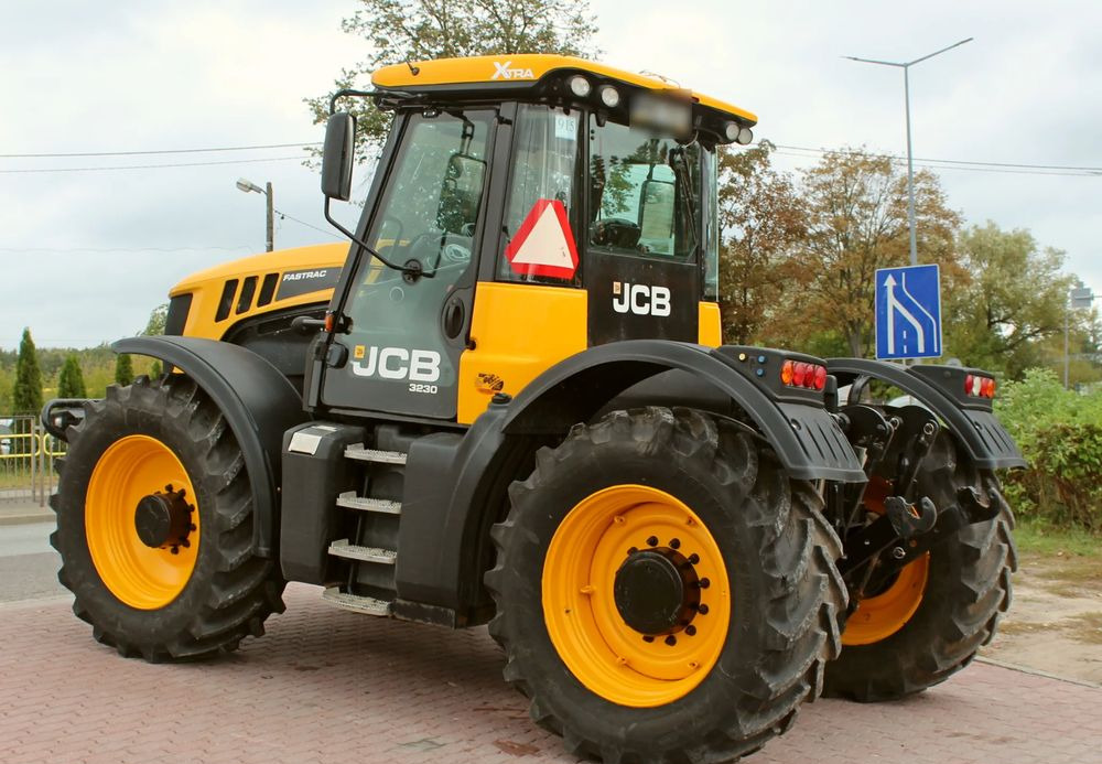 Traktor JCB Fastrac 3230 Xtra: gambar 6