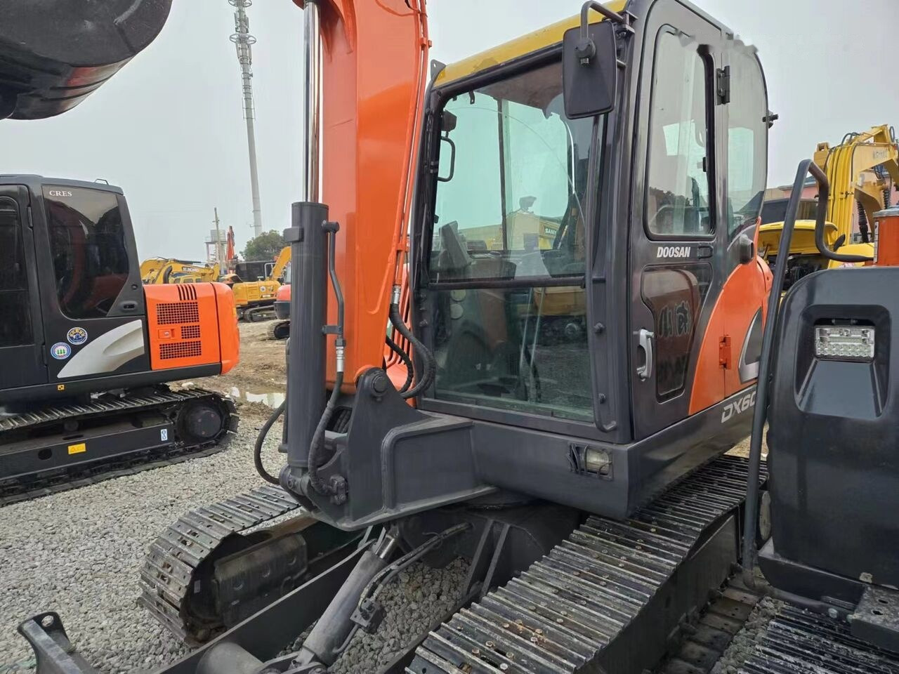 Ekskavator perayap Doosan DX60: gambar 7