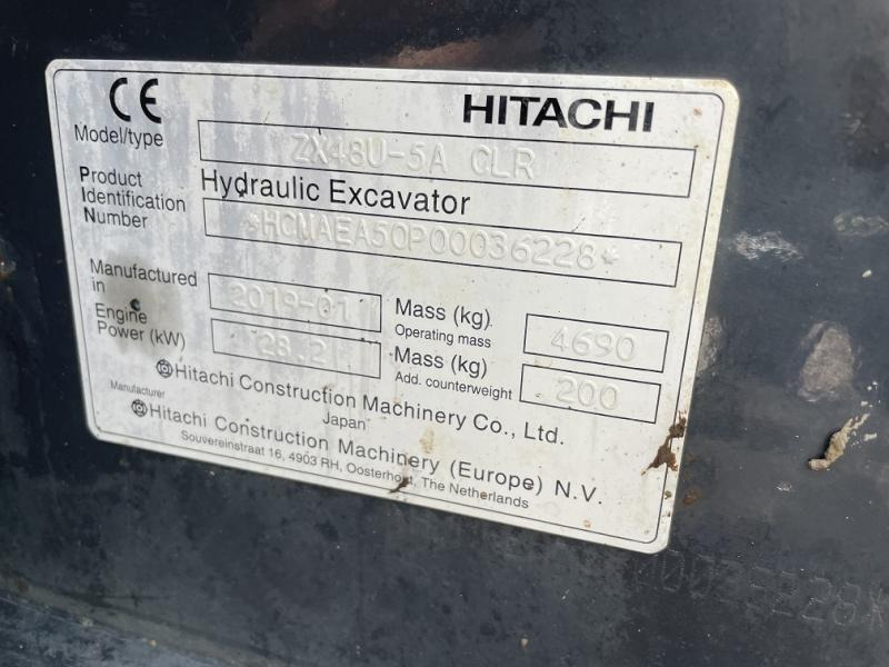 Ekskavator mini Hitachi ZX48U: gambar 16