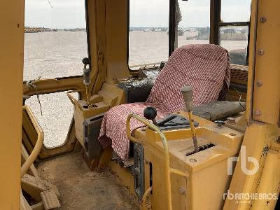 Crawler loader CAT 953: gambar 18