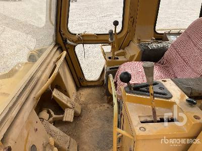 Crawler loader CAT 953: gambar 19