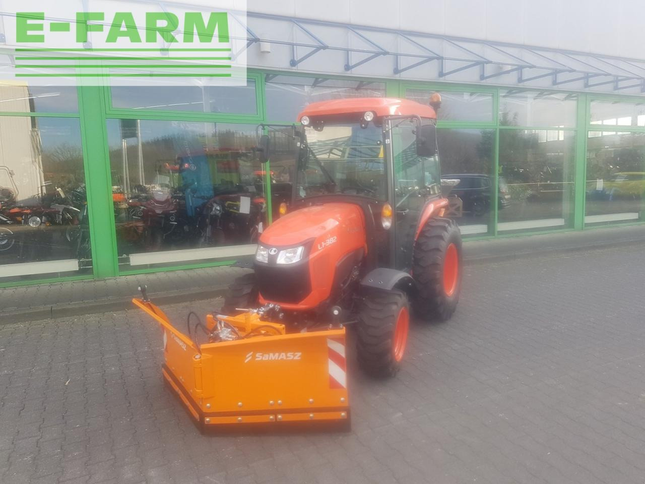 Traktor Kubota l1-382 winterdienstpaket: gambar 6