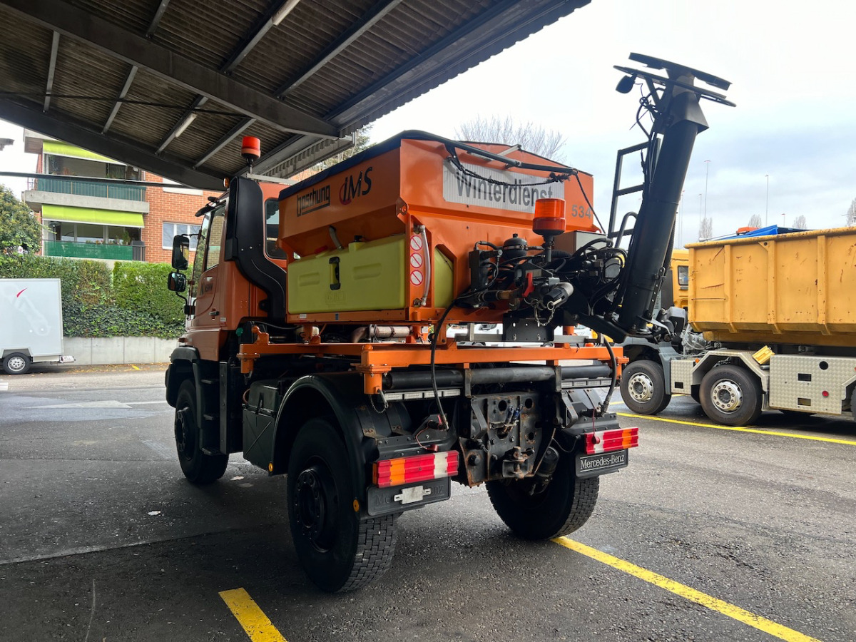 Kendaraan Kota/ Khusus UNIMOG U400: gambar 14