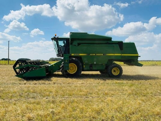 Pemanen gabungan John Deere 2066: gambar 8