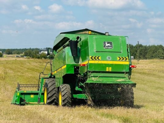 Pemanen gabungan John Deere 2066: gambar 9