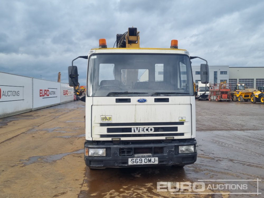 Platform udara yang dipasang di truk 1998 Iveco 4x2 Access Platform Truck, Stabilisers, Manual Gearbox (DVLA SCRAPPED MARKER): gambar 8