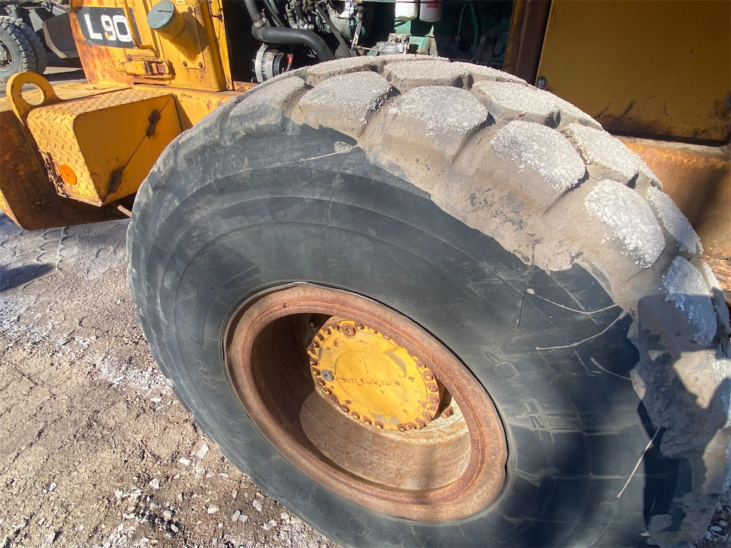 Wheel loader Volvo BM L90: gambar 40