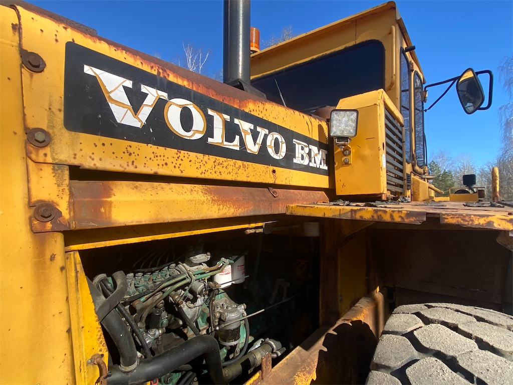 Wheel loader Volvo BM L90: gambar 37