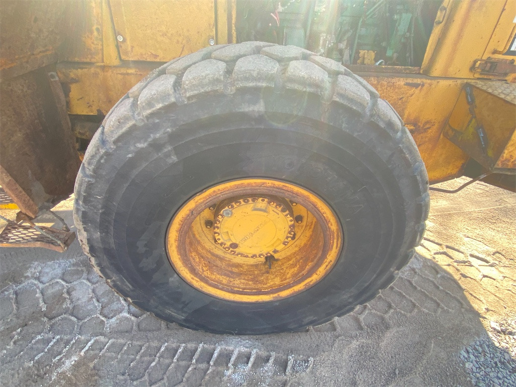 Wheel loader Volvo BM L90: gambar 28