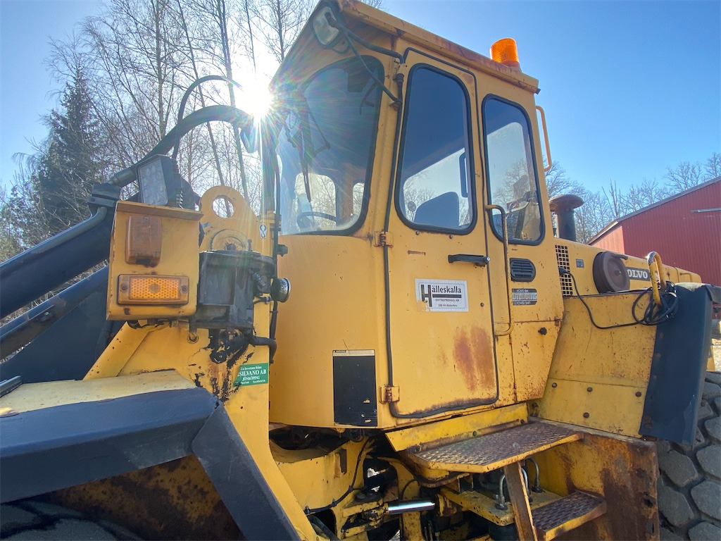 Wheel loader Volvo BM L90: gambar 19